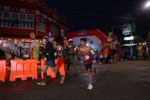 BIB: 332
                            <button type="button" onclick="openModal(26220911)" class="btn btn-primary btn-sm float-right btn-popup" data-toggle="modal" data-target=".modal-high-quality">
                        <i class="fas fa-shopping-cart"></i> Add to Cart
                    </button>
                                            <button type="button" onclick="isThisMe(26220911, true)" class="btn btn-success btn-sm float-right btn-popup btn-isme hidden" data-toggle="tooltip" data-placement="bottom" title="นี่คือรูปของคุณใช่ไหม คลิกที่นี่เพื่อเอาเข้าอัลบั้ม">
                        <i class="fas fa-plus"></i> Add to album
                    </button>
                    <button type="button" onclick="isThisMe(26220911, false)" class="btn btn-warning btn-sm float-right btn-popup btn-isnotme hidden">
                        <i class="fas fa-ban"></i> Remove from album
                    </button>